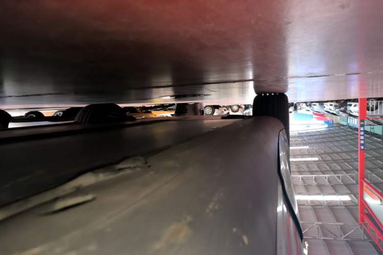 Used Tesla Model Y 2023 Rear-Wheel-Drive Version Left Side Sill