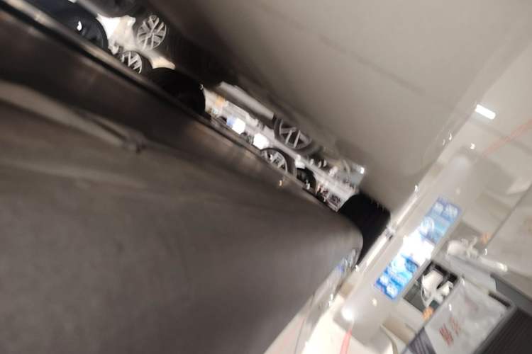 Used Tesla Model Y 2023 Rear-Wheel-Drive Version Left Side Sill