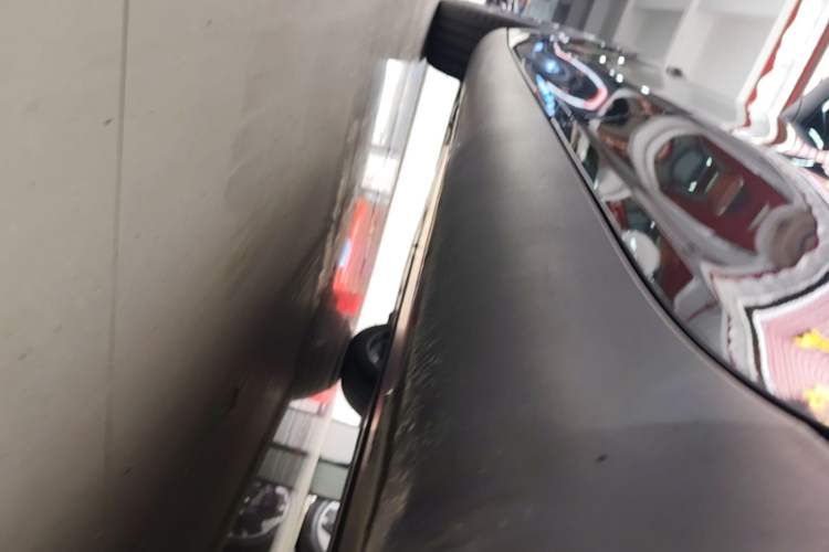 Used Tesla Model Y 2023 Rear-Wheel-Drive Version Left Side Sill