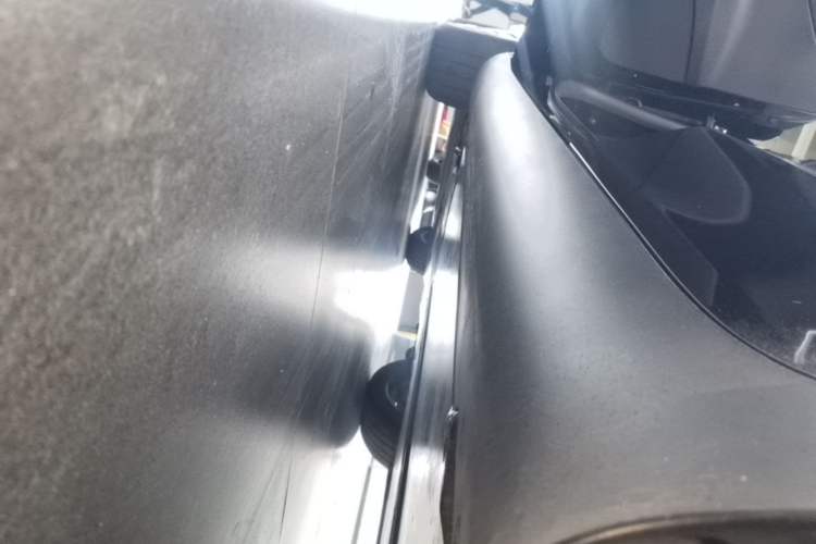 Used Tesla Model Y 2023 Rear-Wheel-Drive Version Left Side Sill