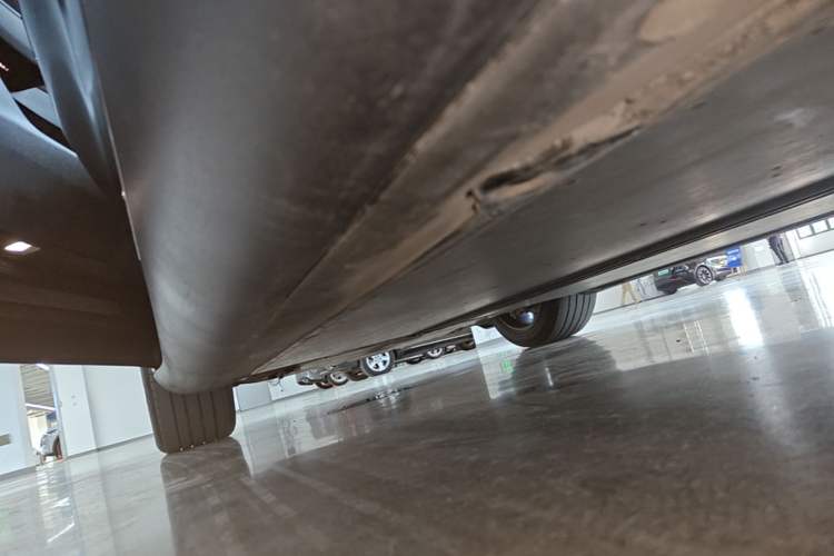 Used Tesla Model Y 2023 Rear-Wheel-Drive Version Left Side Sill