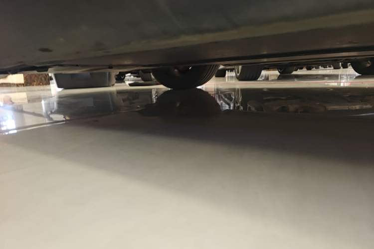 Used Tesla Model Y 2023 Long-Range All-Wheel-Drive Version Left Side Sill