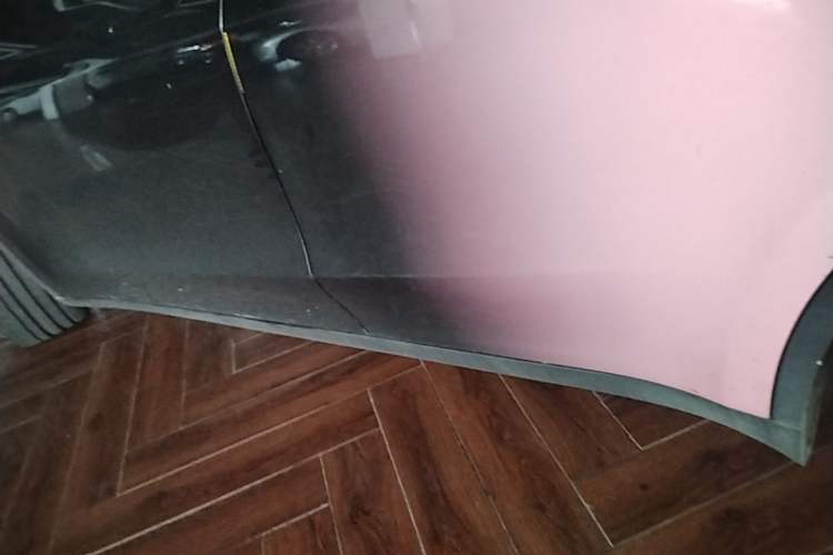 Used Tesla Model Y 2023 Long-Range All-Wheel-Drive Version Left Side Sill