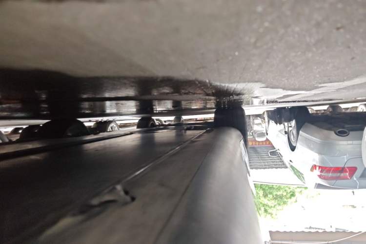 Used Tesla Model Y 2023 High-Performance All-Wheel-Drive Version Left Side Sill