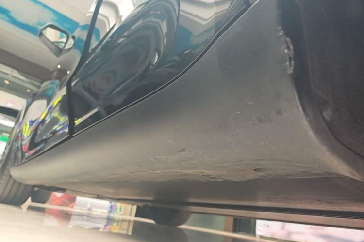 Used Tesla Model Y 2023 Rear-Wheel-Drive Version Left Side Sill