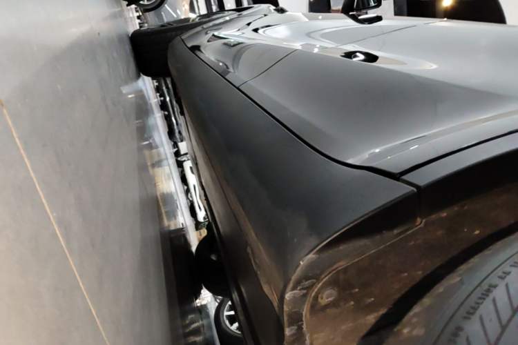 Used Tesla Model Y 2023 Rear-Wheel-Drive Version Left Side Sill