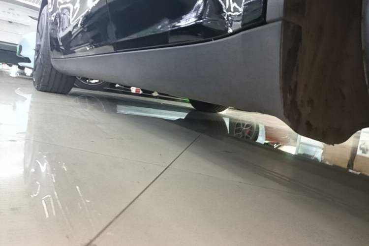 Used Tesla Model Y 2023 Rear-Wheel-Drive Version Left Side Sill