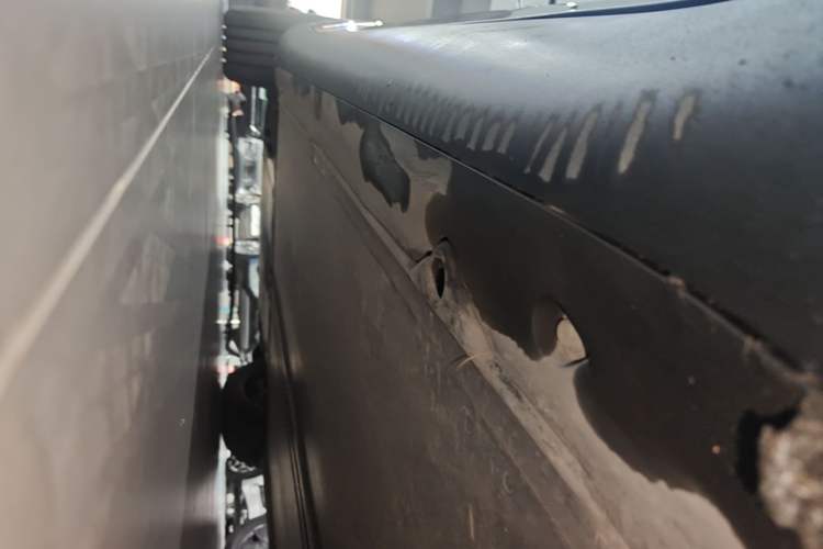 Used Tesla Model Y 2023 Rear-Wheel-Drive Version Left Side Sill