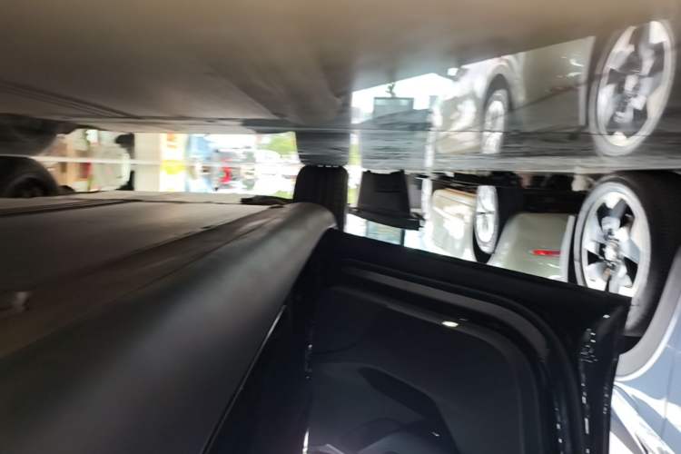 Used Tesla Model Y 2023 Rear-Wheel-Drive Version Left Side Sill
