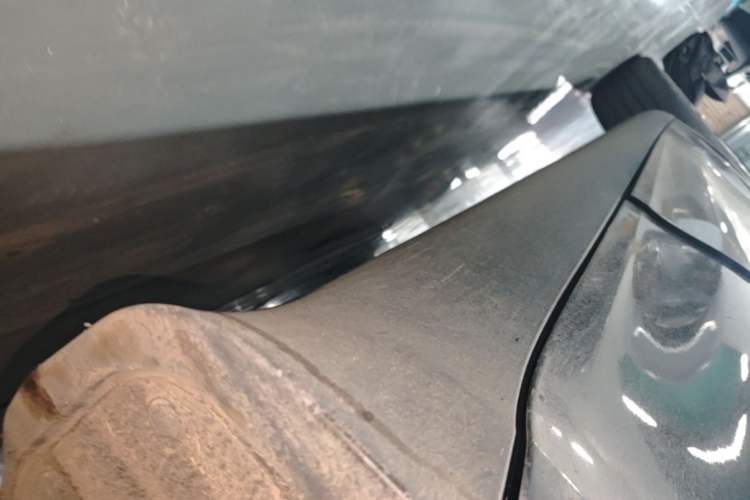 Used Tesla Model Y 2023 Rear-Wheel-Drive Version Left Side Sill