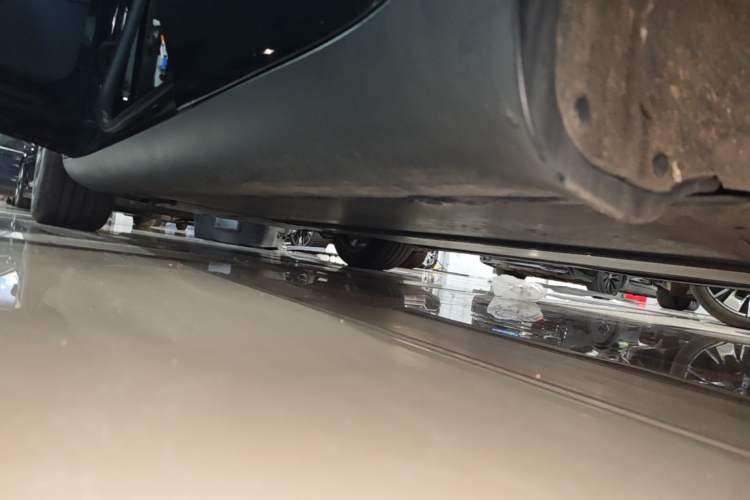 Used Tesla Model Y 2023 Rear-Wheel-Drive Version Left Side Sill