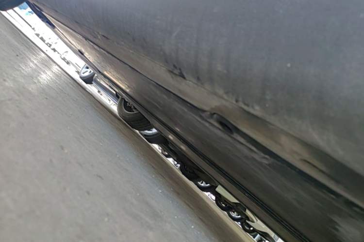 Used Tesla Model Y 2023 Rear-Wheel-Drive Version Left Side Sill