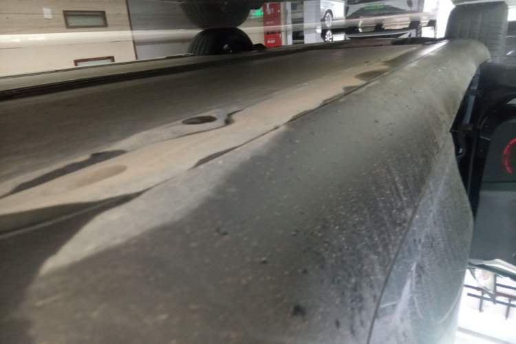 Used Tesla Model Y 2023 High-Performance All-Wheel-Drive Version Left Side Sill