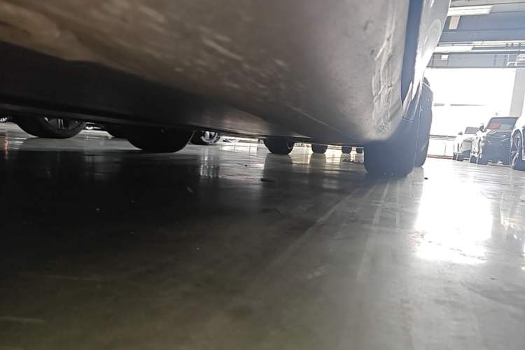 Used Tesla Model Y 2023 Rear-Wheel-Drive Version Left Side Sill