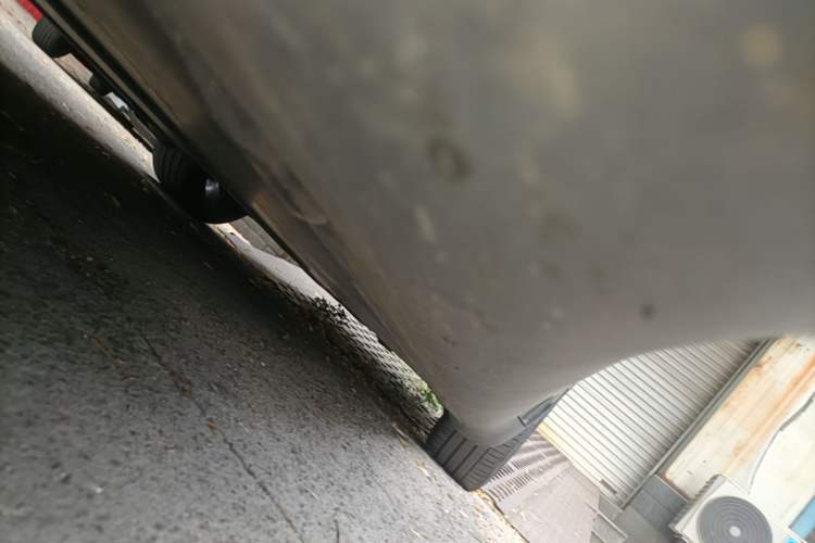 Used Tesla Model Y 2023 Rear-Wheel-Drive Version Left Side Sill