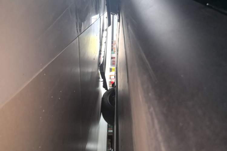 Used Tesla Model Y 2023 Rear-Wheel-Drive Version Left Side Sill