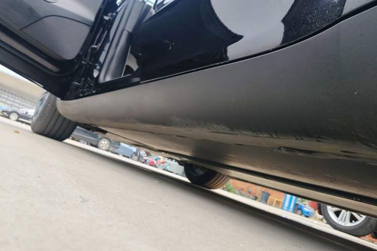Used Tesla Model Y 2023 Rear-Wheel-Drive Version Left Side Sill