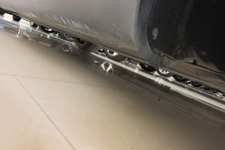 Used Tesla Model Y 2023 Rear-Wheel-Drive Version Left Side Sill