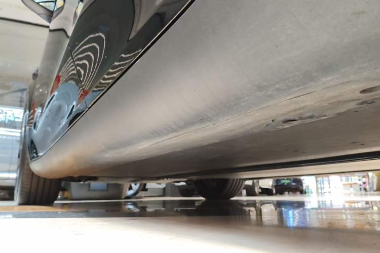 Used Tesla Model Y 2023 Rear-Wheel-Drive Version Left Side Sill