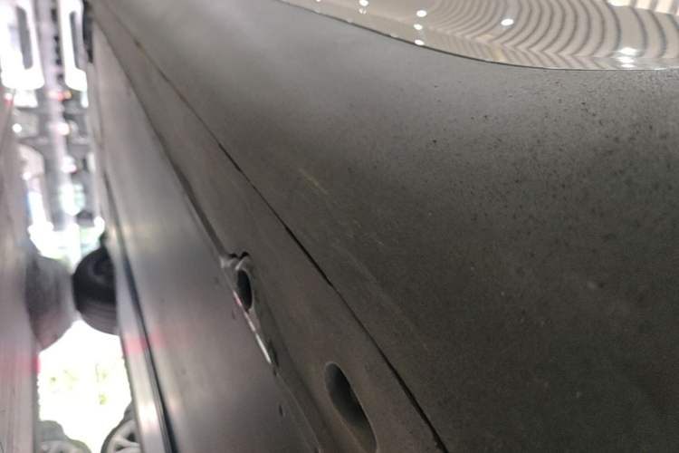 Used Tesla Model Y 2023 Rear-Wheel-Drive Version Left Side Sill