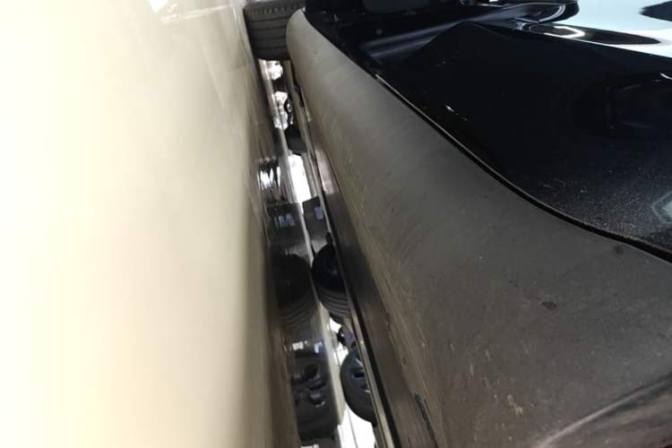 Used Tesla Model Y 2023 Rear-Wheel-Drive Version Left Side Sill