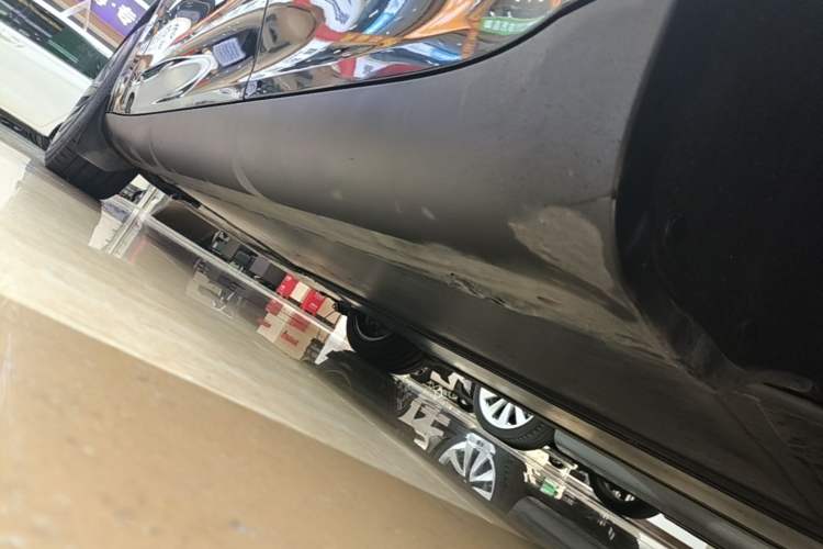 Used Tesla Model Y 2023 Long-Range All-Wheel-Drive Version Left Side Sill