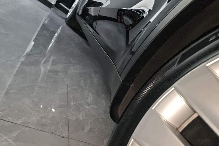 Used Tesla Model Y 2023 Rear-Wheel-Drive Version Left Side Sill