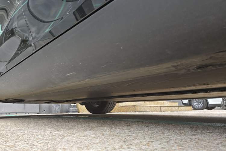 Used Tesla Model Y 2023 Rear-Wheel-Drive Version Left Side Sill