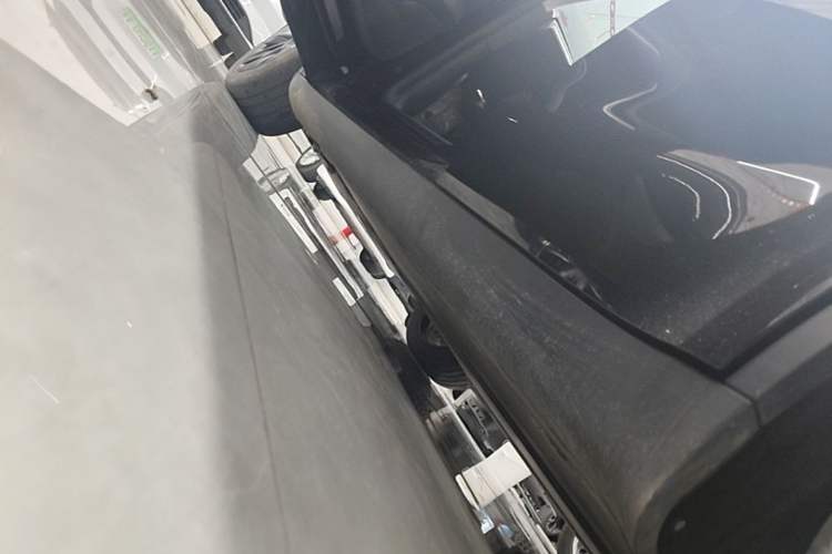 Used Tesla Model Y 2023 Rear-Wheel-Drive Version Left Side Sill