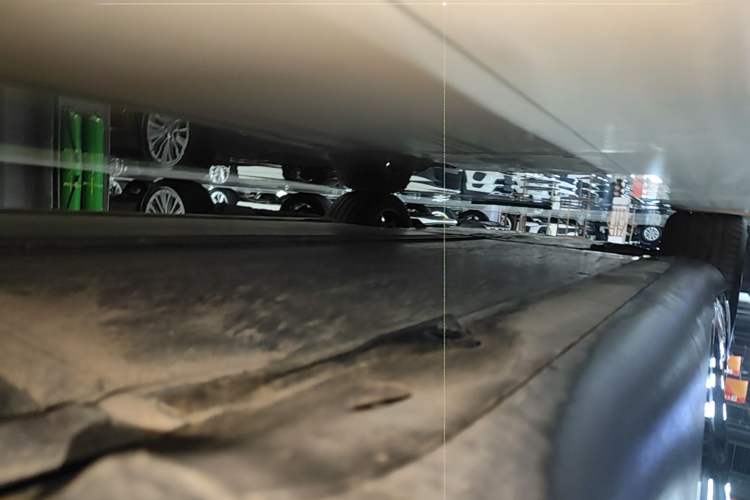 Used Tesla Model Y 2023 Long-Range All-Wheel-Drive Version Left Side Sill