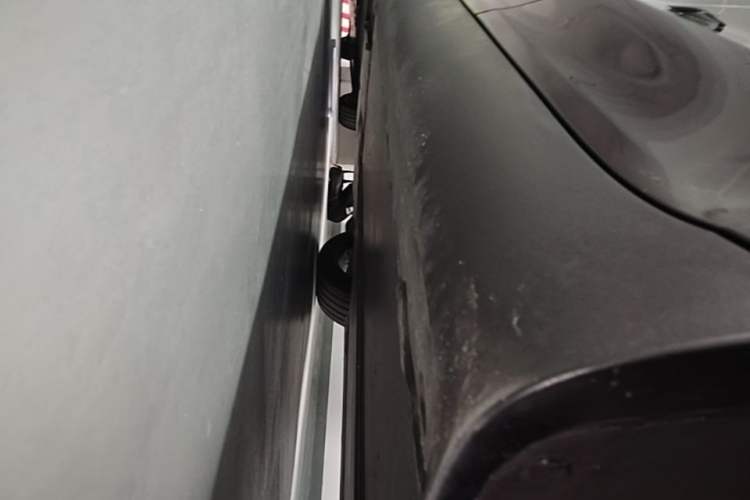 Used Tesla Model Y 2023 Rear-Wheel-Drive Version Left Side Sill