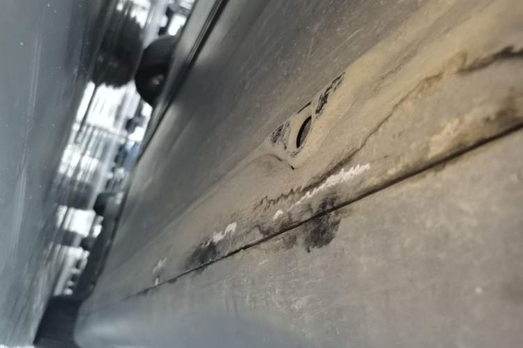 Used Tesla Model Y 2023 Rear-Wheel-Drive Version Left Side Sill