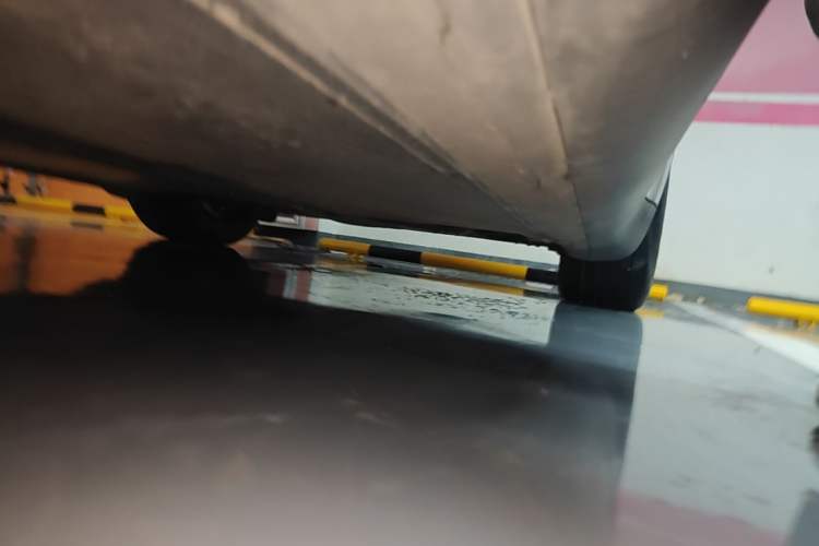 Used Tesla Model Y 2023 Rear-Wheel-Drive Version Left Side Sill