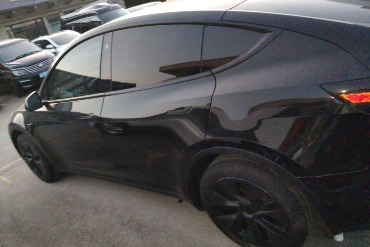 Used Tesla Model Y 2023 Rear-Wheel-Drive Version Left Side Sill