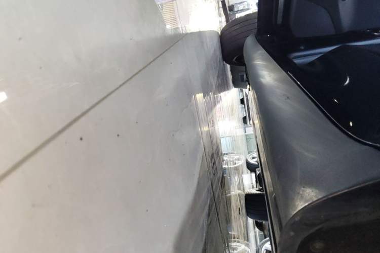 Used Tesla Model Y 2023 Rear-Wheel-Drive Version Left Side Sill