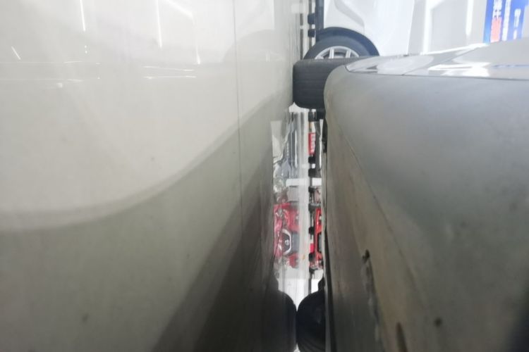Used Tesla Model Y 2023 Rear-Wheel-Drive Version Left Side Sill