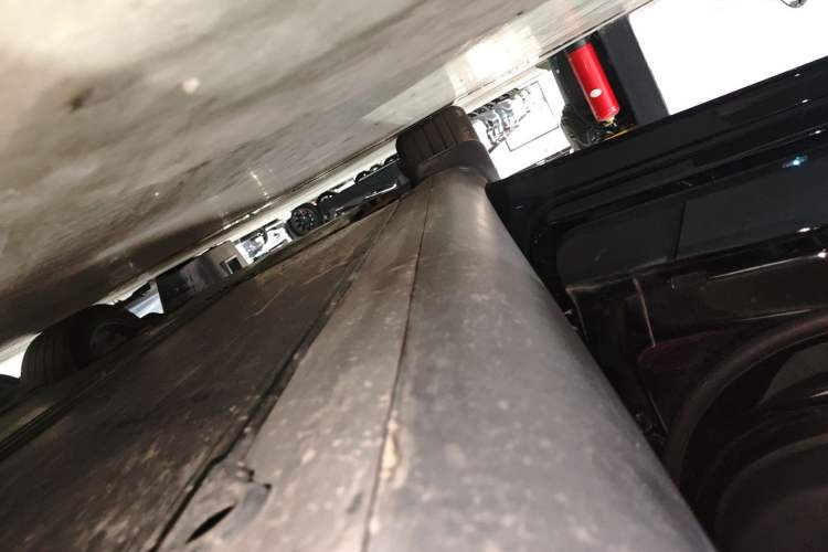 Used Tesla Model Y 2023 Rear-Wheel-Drive Version Left Side Sill