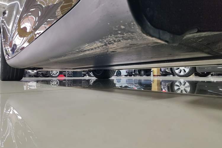 Used Tesla Model Y 2023 Rear-Wheel-Drive Version Left Side Sill