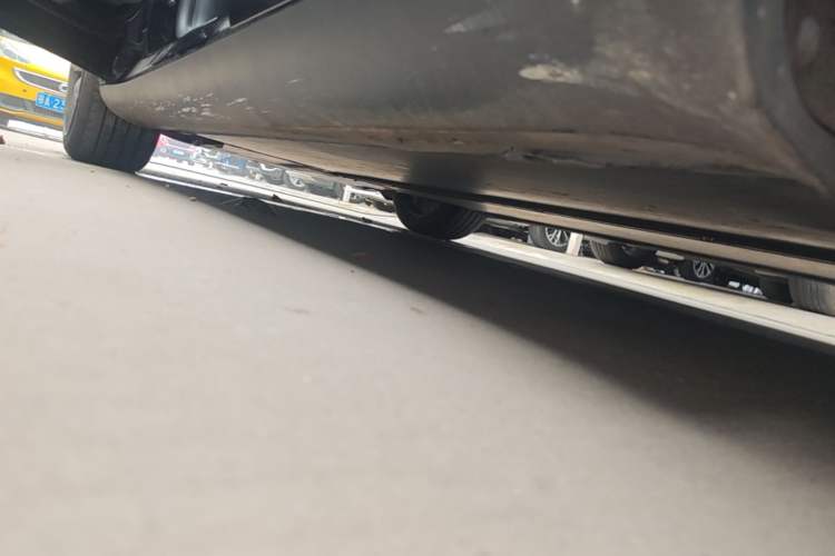 Used Tesla Model Y 2023 Rear-Wheel-Drive Version Left Side Sill