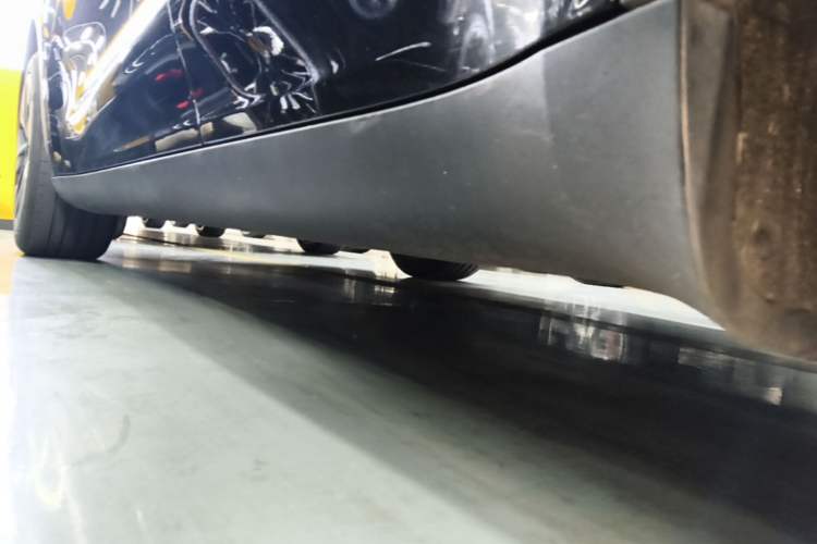 Used Tesla Model Y 2023 Rear-Wheel-Drive Version Left Side Sill