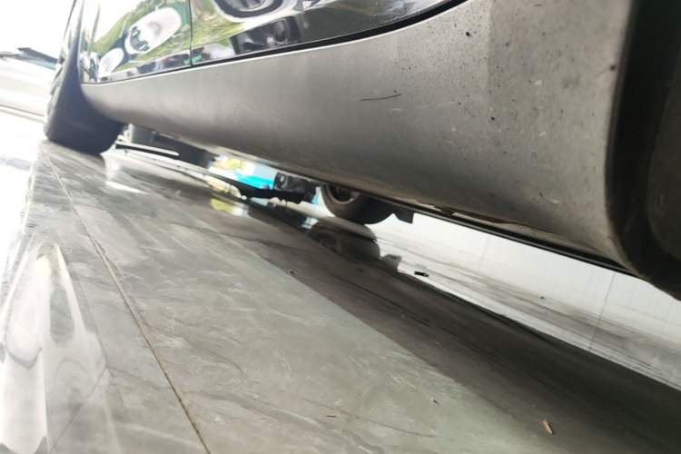 Used Tesla Model Y 2023 Rear-Wheel-Drive Version Left Side Sill