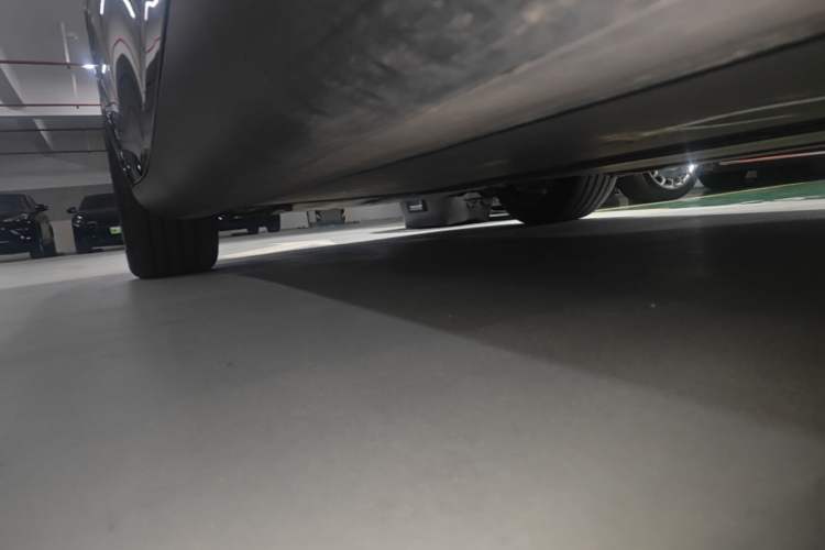 Used Tesla Model Y 2023 Rear-Wheel-Drive Version Left Side Sill