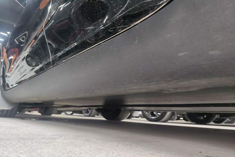 Used Tesla Model Y 2023 Rear-Wheel-Drive Version Left Side Sill
