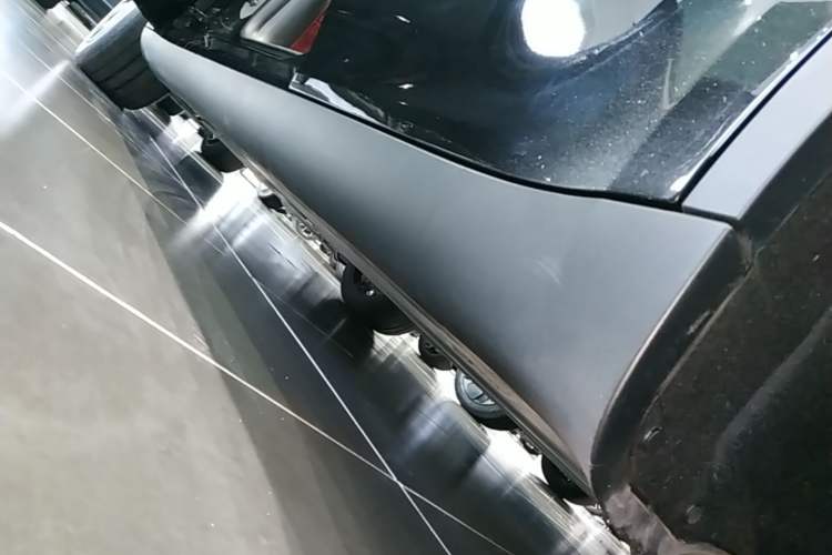 Used Tesla Model Y 2023 Rear-Wheel-Drive Version Left Side Sill