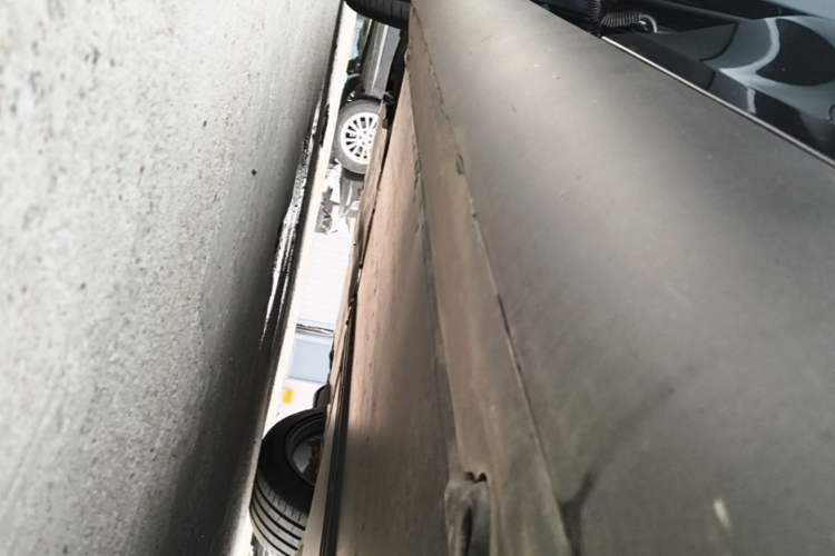 Used Tesla Model Y 2023 Rear-Wheel-Drive Version Left Side Sill