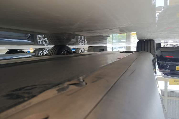 Used Tesla Model Y 2023 Rear-Wheel-Drive Version Left Side Sill