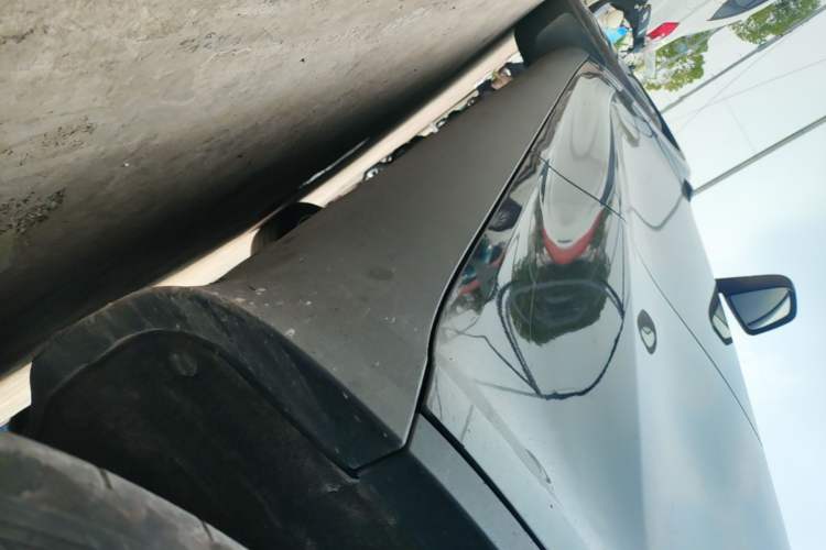 Used Tesla Model Y 2023 Rear-Wheel-Drive Version Left Side Sill