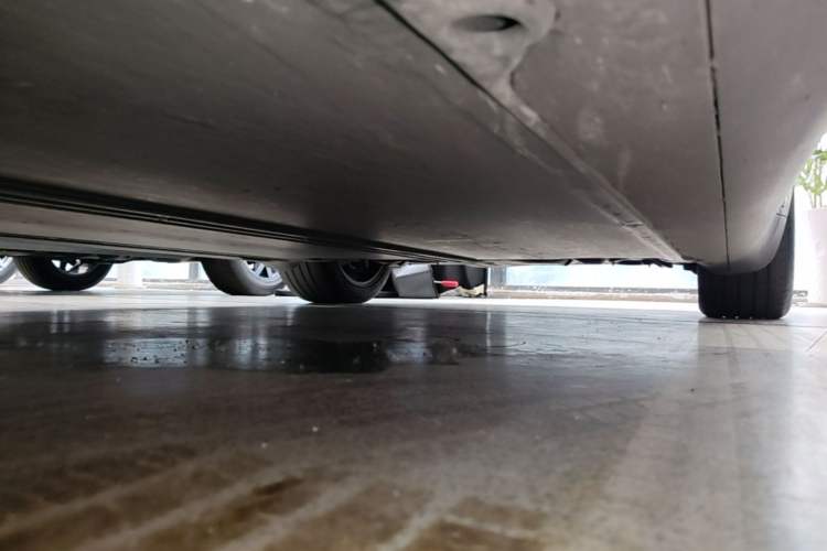 Used Tesla Model Y 2023 Rear-Wheel-Drive Version Left Side Sill