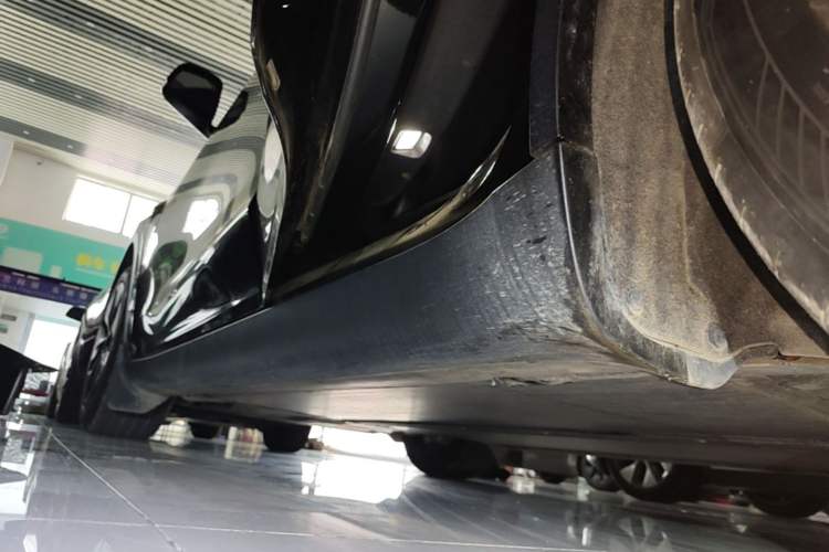 Used Tesla Model Y 2023 Rear-Wheel-Drive Version Left Side Sill