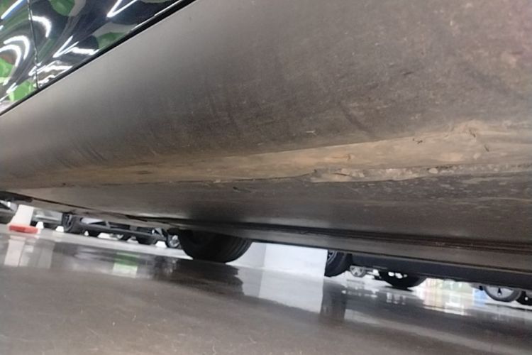 Used Tesla Model Y 2023 Rear-Wheel-Drive Version Left Side Sill